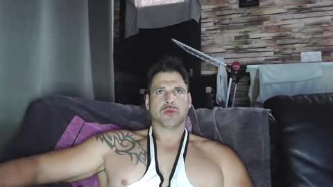 Snapshot of bigboyband chatting on November 6, 2025, 2:51 pm Bigboyband online show from November 6, 2025, 2:51 pm