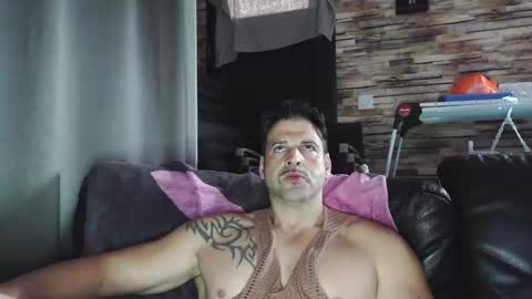 Snapshot of bigboyband chatting on November 20, 2025, 8:14 am Bigboyband online show from November 20, 2025, 8:14 am