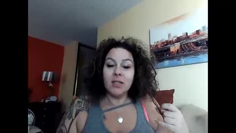 Snapshot of bigbreastsabrina chatting on February 17, 2025, 4:15 pm BIG BREAST SABRINA online show from February 17, 2025, 4:15 pm