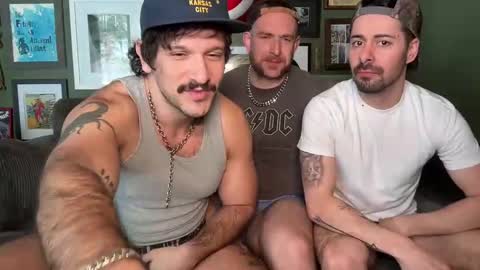 Snapshot of bigbro42069 chatting on February 23, 2025, 4:02 pm BigBro online show from February 23, 2025, 4:02 pm