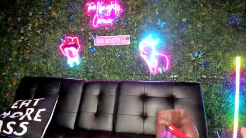 Snapshot of bigbuttsarena chatting on December 20, 2024, 7:33 am bigbuttsarena online show from December 20, 2024, 7:33 am