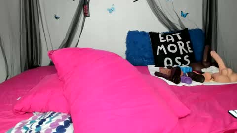 Snapshot of bigbuttsarena chatting on December 30, 2024, 5:55 pm bigbuttsarena online show from December 30, 2024, 5:55 pm