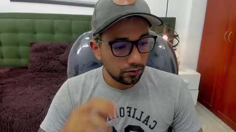 bigcock_hair online show from October 14, 2025, 10:32 pm