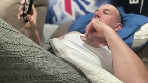 bigcocksuckingslut online show from April 28, 2026, 12:31 am