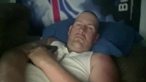 bigcocksuckingslut online show from May 17, 2026, 3:04 am