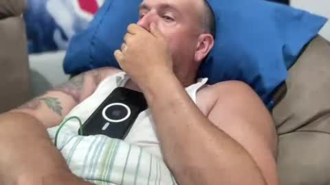 bigcocksuckingslut online show from June 16, 2026, 12:24 am
