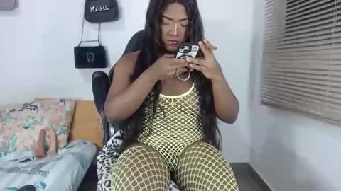 Snapshot of bigcrisblack chatting on October 17, 2025, 5:54 am cristina online show from October 17, 2025, 5:54 am