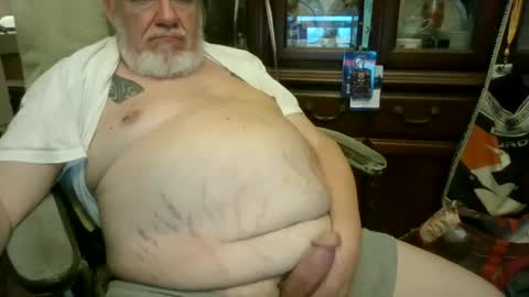 BigDaddyBear online show from June 19, 2026, 3:44 am