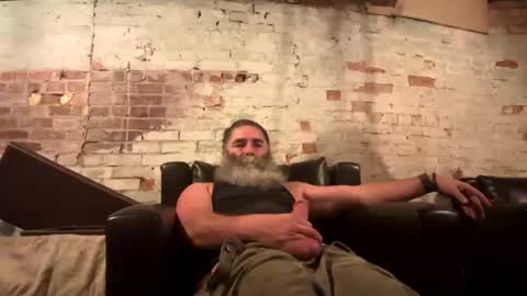 Snapshot of bigdickedbi chatting on August 2, 2026, 2:15 pm Bearded Dad online show from August 2, 2026, 2:15 pm