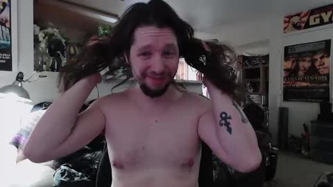 biggerisbetter21 online show from March 16, 2026, 3:27 pm