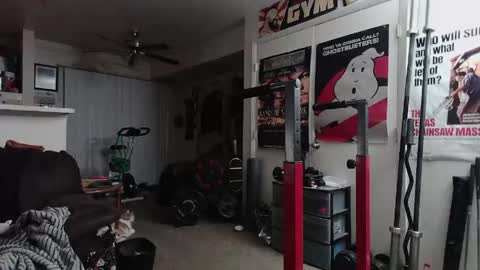 biggerisbetter21 online show from March 17, 2026, 5:22 am