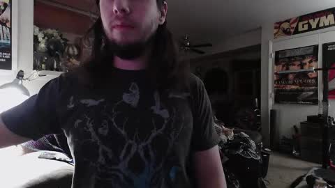 biggerisbetter21 online show from March 18, 2026, 7:33 am