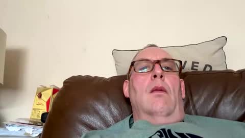 Snapshot of biggloves4bighands chatting on November 29, 2025, 2:09 pm biggloves4bighands online show from November 29, 2025, 2:09 pm