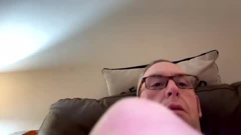 Snapshot of biggloves4bighands chatting on January 6, 2026, 12:03 am biggloves4bighands online show from January 6, 2026, 12:03 am