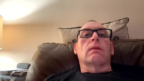 Snapshot of biggloves4bighands chatting on March 4, 2026, 8:59 pm biggloves4bighands online show from March 4, 2026, 8:59 pm
