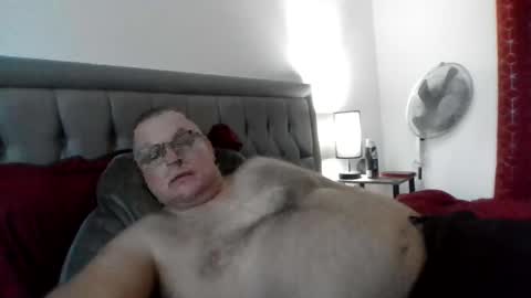 Snapshot of bigguy2014 chatting on November 18, 2025, 3:49 pm bigguy2014 online show from November 18, 2025, 3:49 pm