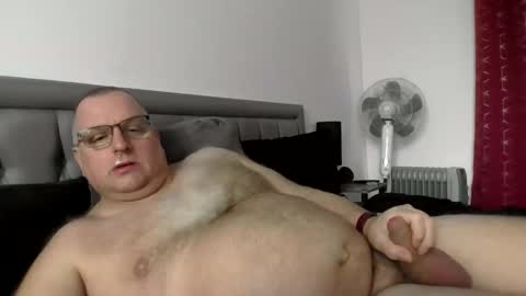 Snapshot of bigguy2014 chatting on February 18, 2026, 11:28 am bigguy2014 online show from February 18, 2026, 11:28 am