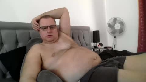 Snapshot of bigguy2014 chatting on March 19, 2026, 11:58 am bigguy2014 online show from March 19, 2026, 11:58 am