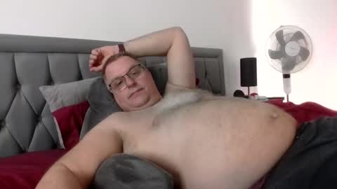 Snapshot of bigguy2014 chatting on April 17, 2026, 12:19 pm bigguy2014 online show from April 17, 2026, 12:19 pm