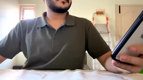 Snapshot of bighandsomesatisfy chatting on January 6, 2025, 11:07 am bighandsomesatisfy online show from January 6, 2025, 11:07 am