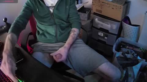 Snapshot of biglummel15 chatting on February 27, 2025, 10:53 pm biglummel15 online show from February 27, 2025, 10:53 pm