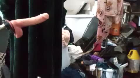 bigmanaround9 online show from November 10, 2025, 10:25 am