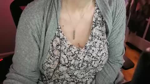 Snapshot of bigmarisella chatting on May 13, 2026, 8:23 am Big Mari online show from May 13, 2026, 8:23 am