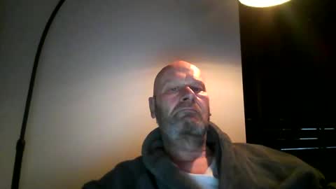Snapshot of bigmike3339 chatting on December 16, 2024, 7:37 am bigmike3339 online show from December 16, 2024, 7:37 am