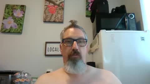 Snapshot of bignhard69_ chatting on October 1, 2025, 4:46 pm Bignhard696 online show from October 1, 2025, 4:46 pm
