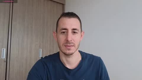 Snapshot of bigonehott chatting on November 9, 2025, 4:27 pm online show from November 9, 2025, 4:27 pm