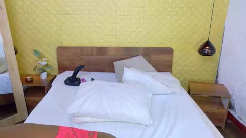 bigroundbooty_ online show from February 27, 2026, 8:09 pm