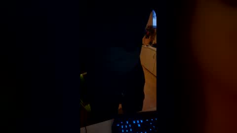 bigsausagebg online show from December 19, 2025, 7:43 pm