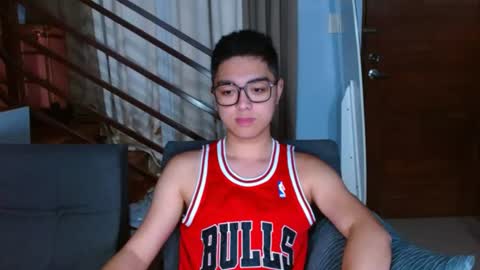 Snapshot of bigshowforyouxx chatting on June 17, 2026, 2:40 pm Jay online show from June 17, 2026, 2:40 pm