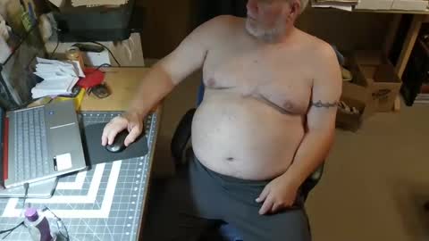 Snapshot of bigthump9999 chatting on November 17, 2025, 9:09 pm bigthump9999 online show from November 17, 2025, 9:09 pm