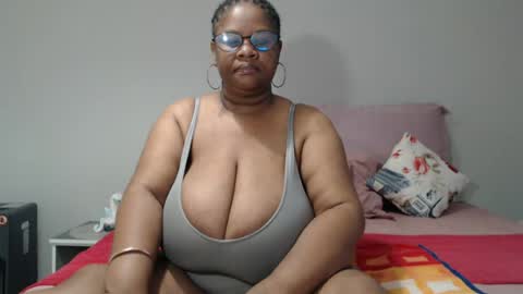 Snapshot of bigtitshornygirlxxx chatting on June 14, 2026, 5:53 am Lona online show from June 14, 2026, 5:53 am