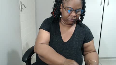 Snapshot of bigtitshornygirlxxx chatting on July 22, 2026, 2:47 am Lona online show from July 22, 2026, 2:47 am