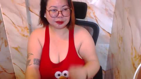 Snapshot of bigtitshotmom chatting on May 7, 2026, 8:52 am MARJ online show from May 7, 2026, 8:52 am