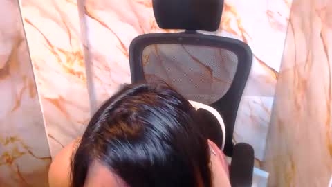 Snapshot of bigtitshotmom chatting on May 8, 2026, 9:03 am MARJ online show from May 8, 2026, 9:03 am