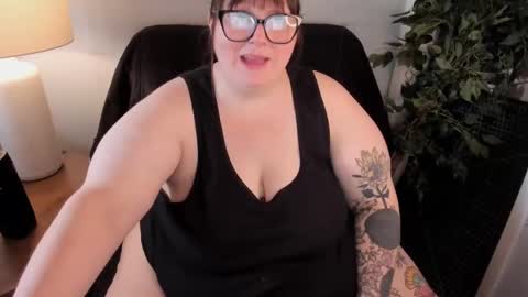 Snapshot of bigtittybbw chatting on November 21, 2025, 7:45 pm bigtittybbw online show from November 21, 2025, 7:45 pm