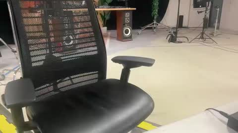 Big White Cock Worship online show from June 8, 2026, 10:32 pm