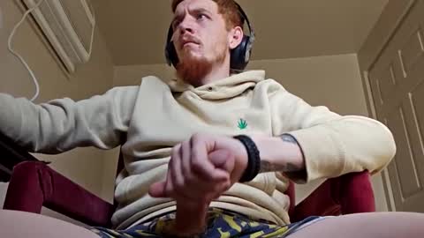 Snapshot of bigwhited2115 chatting on February 3, 2025, 8:13 pm Onlyfans redheadedwhitedick online show from February 3, 2025, 8:13 pm