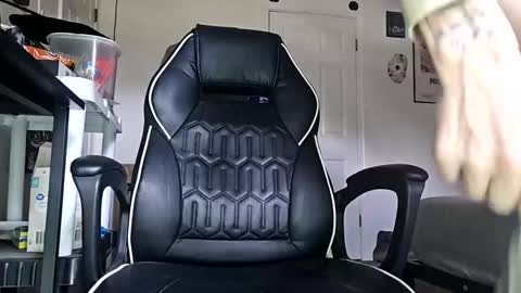 Snapshot of bigwhited2115 chatting on November 18, 2025, 8:57 pm Onlyfans redheadedwhitedick online show from November 18, 2025, 8:57 pm