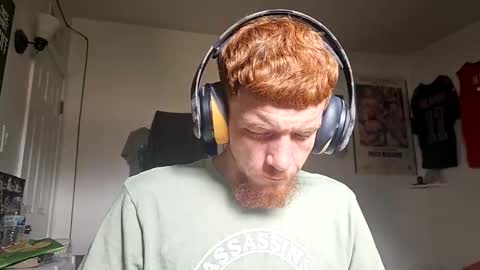 Snapshot of bigwhited2115 chatting on May 4, 2026, 6:26 pm Onlyfans redheadedwhitedick online show from May 4, 2026, 6:26 pm