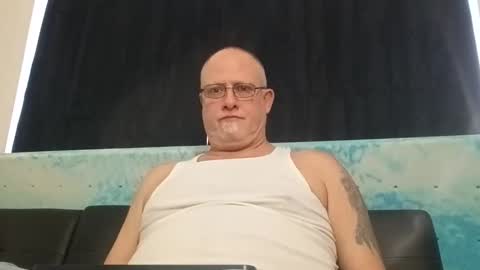 bigwhtguy619 online show from February 6, 2026, 8:23 pm