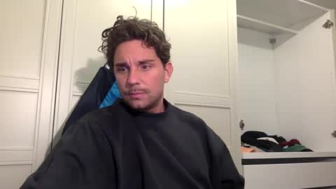 bikdig1 online show from December 11, 2024, 8:18 pm