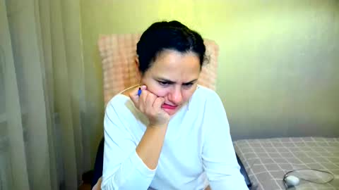 DOM NIKA online show from November 9, 2025, 9:35 pm