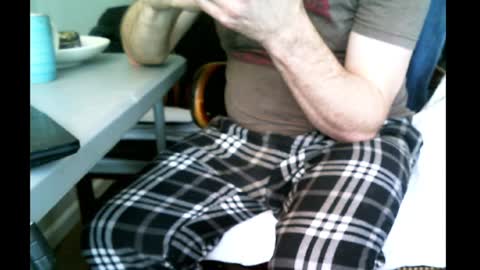 bimale4hotphuk online show from December 13, 2024, 7:10 pm