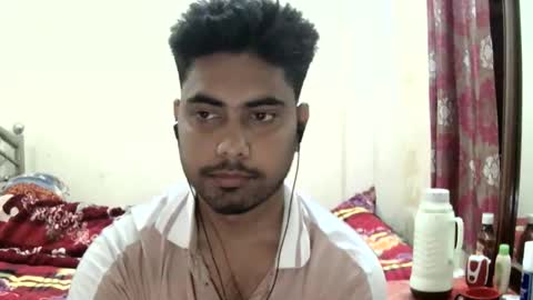 Snapshot of birbikrom104 chatting on May 7, 2026, 5:57 am birbikrom104 online show from May 7, 2026, 5:57 am