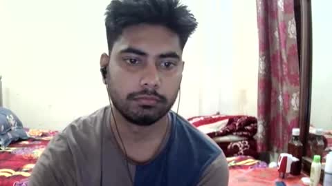Snapshot of birbikrom104 chatting on May 13, 2026, 5:27 am birbikrom104 online show from May 13, 2026, 5:27 am