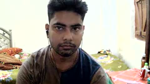 Snapshot of birbikrom104 chatting on May 26, 2026, 8:43 am birbikrom104 online show from May 26, 2026, 8:43 am